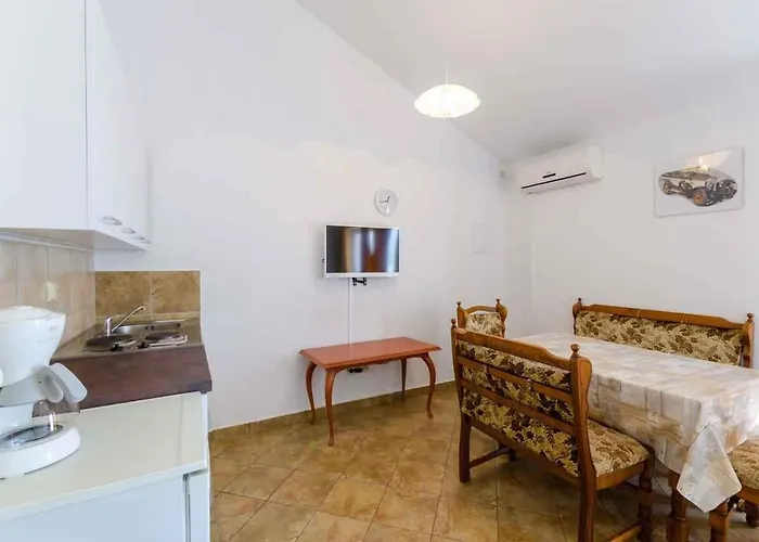 In With One-bedroom 4