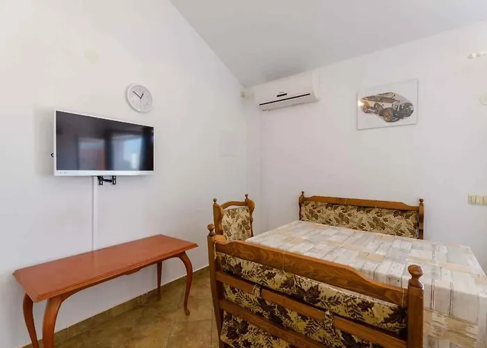In With One-bedroom 4