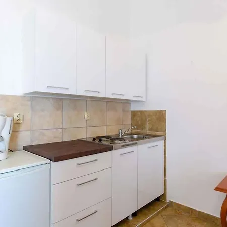 In With One-bedroom 4 * Crikvenica